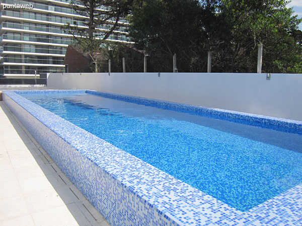Access to the quiet part of the building where the outdoor pool is located.