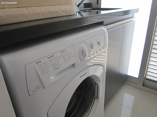 Separate laundry room with access to balcony.<br><br>Equipped with washing machine and sink in stainless steel.