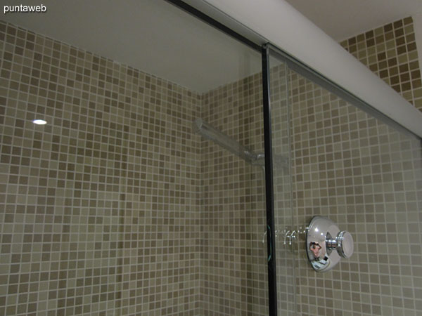 Detail of fittings and fixtures in the bathroom of the second bedroom.