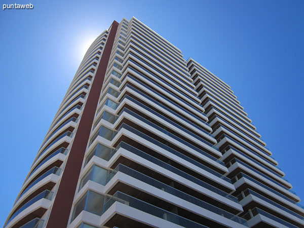 West facade of the building on the side that provides access to the building.