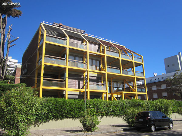 General view of the building from the corner of 18th and 28th streets.