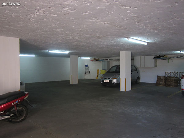 Access to underground garage. The apartment has an exclusive space.