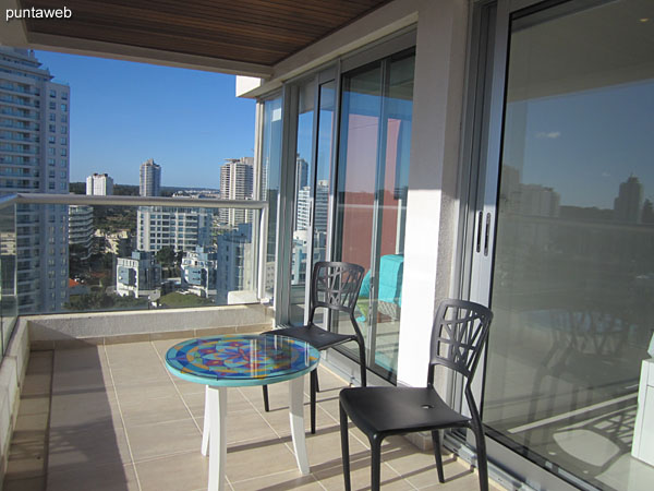 Balcony terrace corresponding to the bedrooms located at the quiet part of the building.