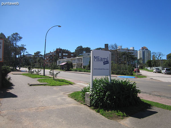 View from Av. Italia heading south towards the peninsula.