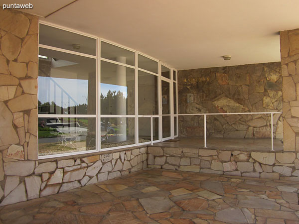 Acceso del edificio.