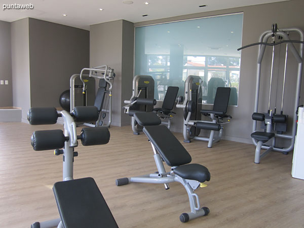 Gym. Located on the ground floor next to the reading room and other building services.<br><br>Equipped with stationary bicycles, walkers and appliances with weight system.