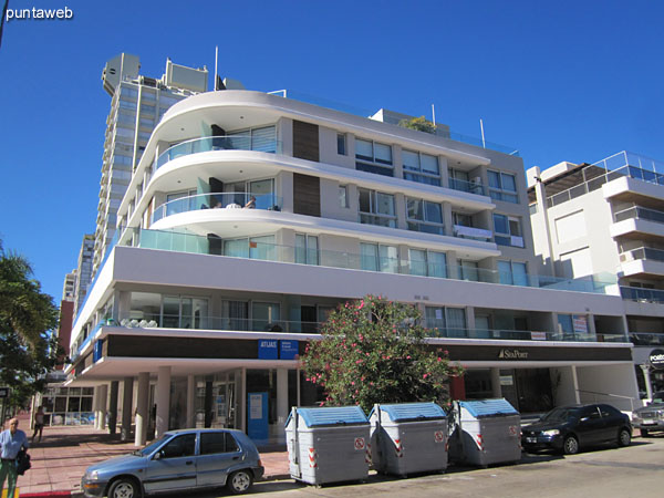 Facade of Sea Port located on Av. Gorlero and 17th street.