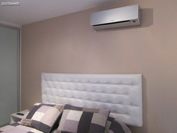 Air conditioning in the bedroom.