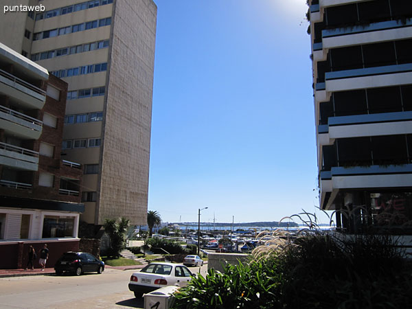 View to the port along 17th Street from the corner of Av. Gorlero.