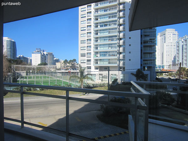 View to the side on the Av. Pedragosa Sierra from the second suite.