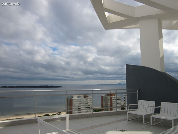 View from the terrace solarium towards the bay of Punta del Este.
