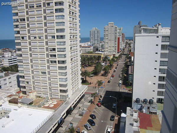 Vista desde el balcn terraza del apartamento hacia la costa atlntica en direccin sureste.