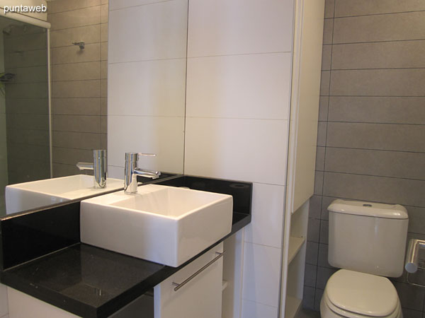Bao del segundo dormitorio.