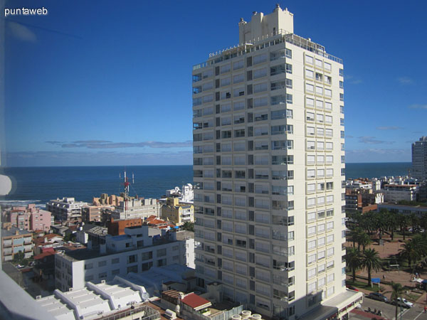 Vista hacia la costa atlntica desde el balcn terraza del apartamento.
