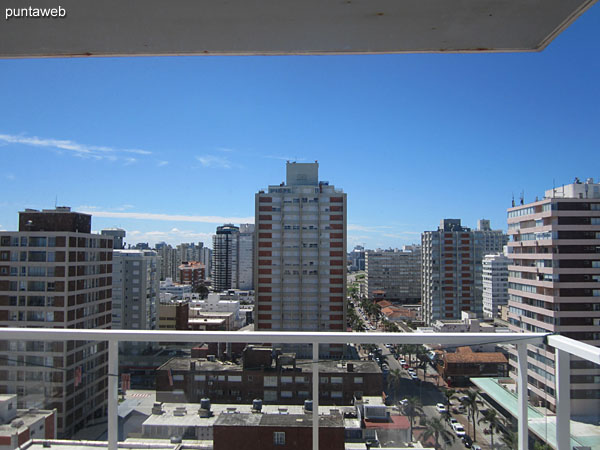 Vista desde el balcón terraza del apartamento hacia la costa atlántica en dirección al sureste.