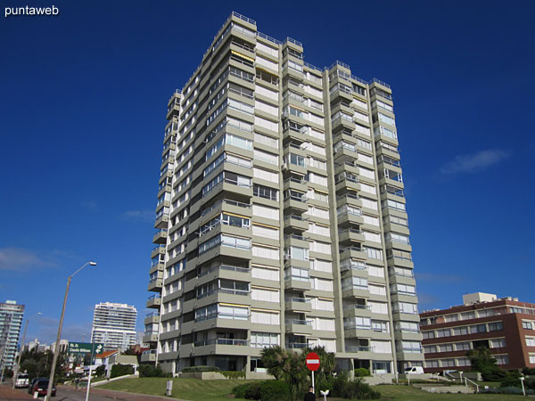 Facade of the building on Av. Claudio Williman, stop 3 of Mansa beach.