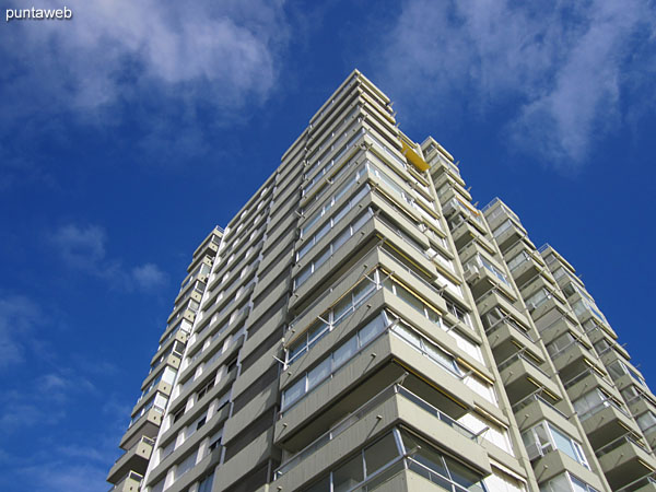 Access to the building on the Rambla Claudio Williman.