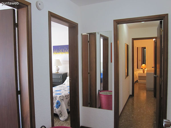 Pasillo de acceso a los dormitorios. La suite cuenta con su propio pallier.