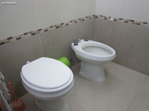 Detail of sanitary appliances in the bathroom of the suite.