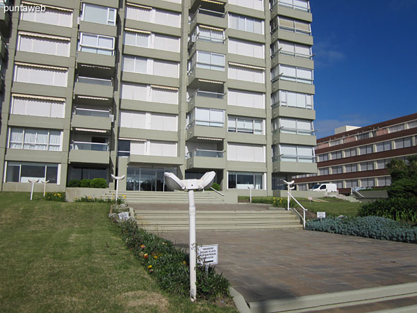 Facade of the Malecn IV from the Rambla Claudio Williman.