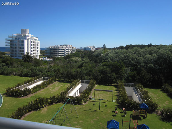 Vista desde la ventana de la suite sobre el lateral del conjunto.