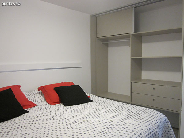 Second bedroom Located on the east side. Equipped with double bed and cable TV.