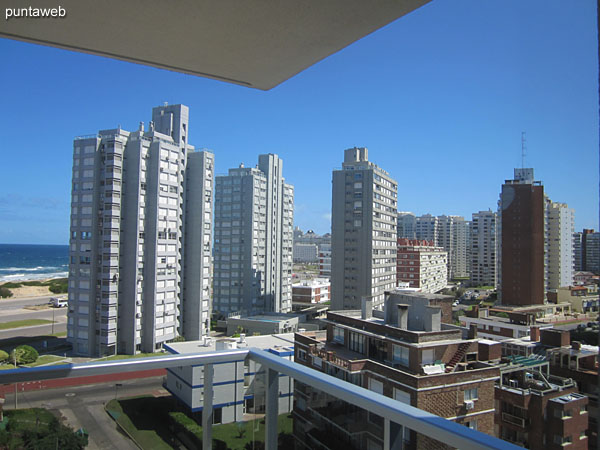 Vista al entorno de edificios de la zona desde la ventana de la suite.