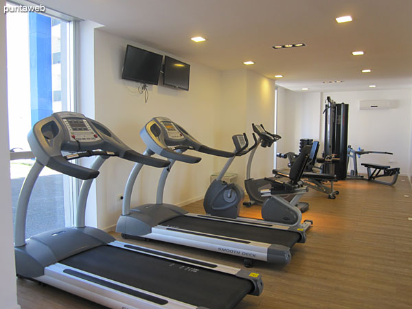 Gym located on the ground floor. Equipped with ribbons, stationary bicycles and weight equipment.