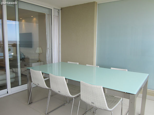 Detail of the table on the terrace balcony of the apartment.