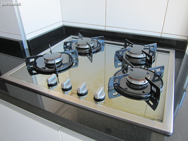 Four burner gas stove.