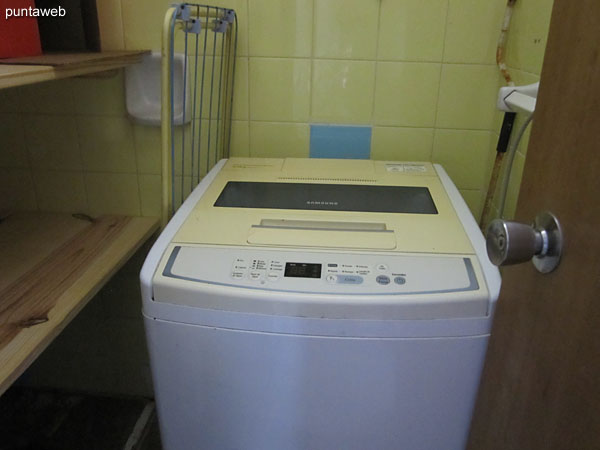 The service bedroom has a bathroom where the washing machine has been arranged. The bathroom has NO functionality.