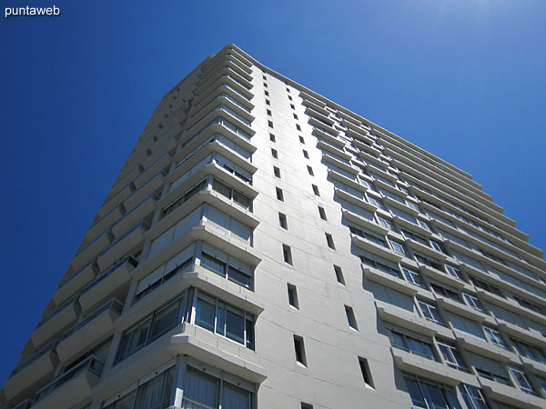 Lateral facade of the Dormar building.