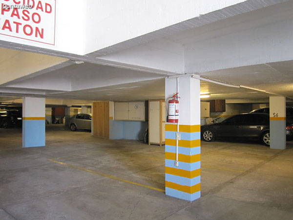 General view of the garage. The apartment has its own space.