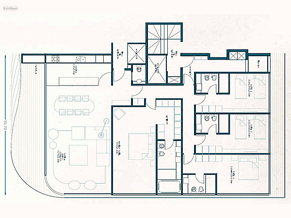 Unidades 202 – 302 – 402 – 502 – 3 dormitorios<br><br>rea Interna 125.00 m<br>Balcn 25.00 m<br>Circulaciones 7.07 m<br>Garage 12.50 m<br>Amenities 24.23 m<br><br>rea total 193.80 m