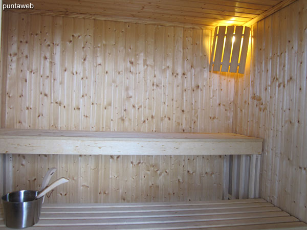 Vista desde el sauna h�medo al este.