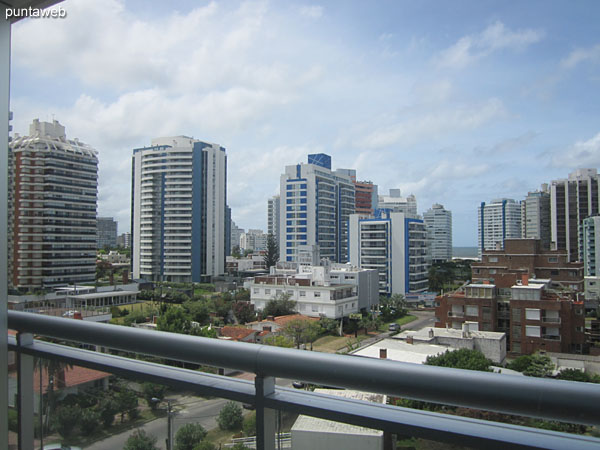 Ambiente de living comedor de la planta de tres dormitorios.