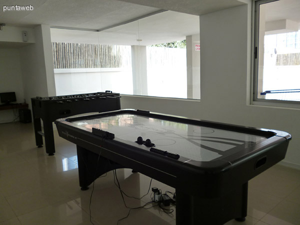 Sala de juegos en Planta Baja.
