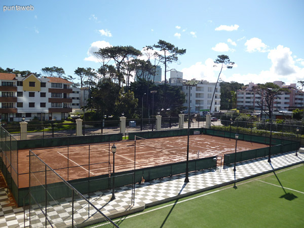 Cancha de Tenis.
