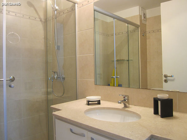 Detail of closets in the master bedroom.<br><br>To the left of the picture the bathroom.