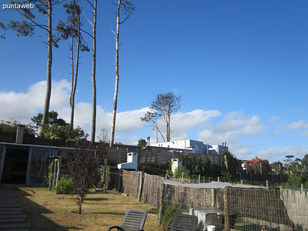 Entorno de barrio residencial.