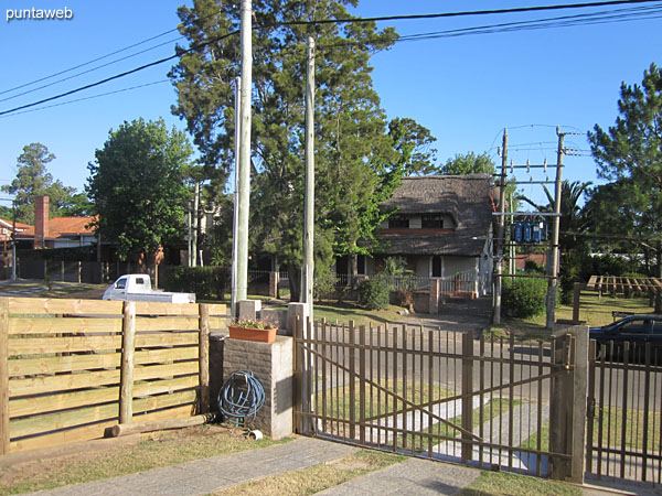 Fachada del contrafrente de la casa.