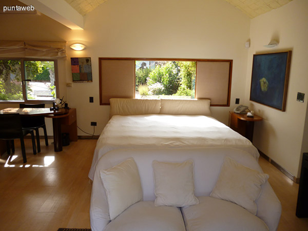 Dormitorio principal en suite.