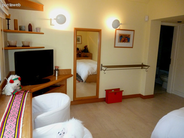 Quinto dormitorio en suite, Tv cable y escritorio.