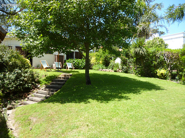 Lavarropas ubicado en la cocina.